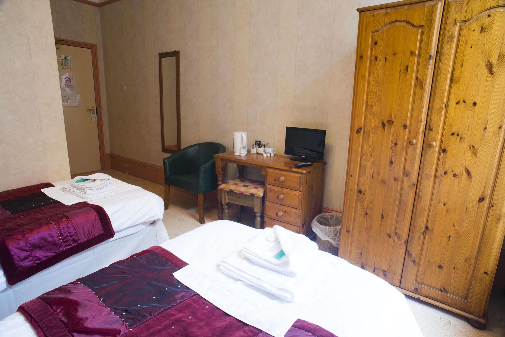 Station Hotel Глостер Экстерьер фото