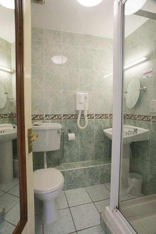 Station Hotel Глостер Экстерьер фото