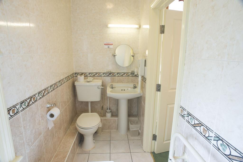 Station Hotel Глостер Экстерьер фото