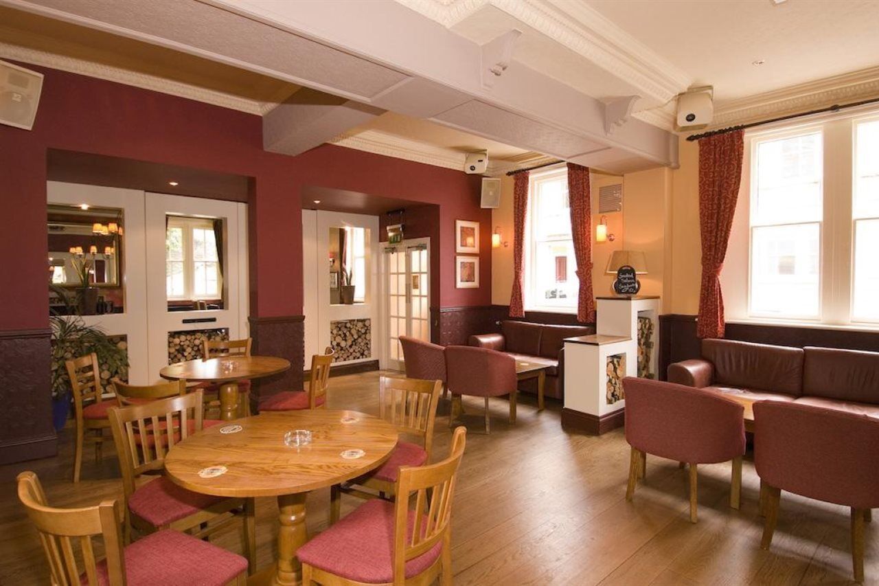 Station Hotel Глостер Ресторан фото